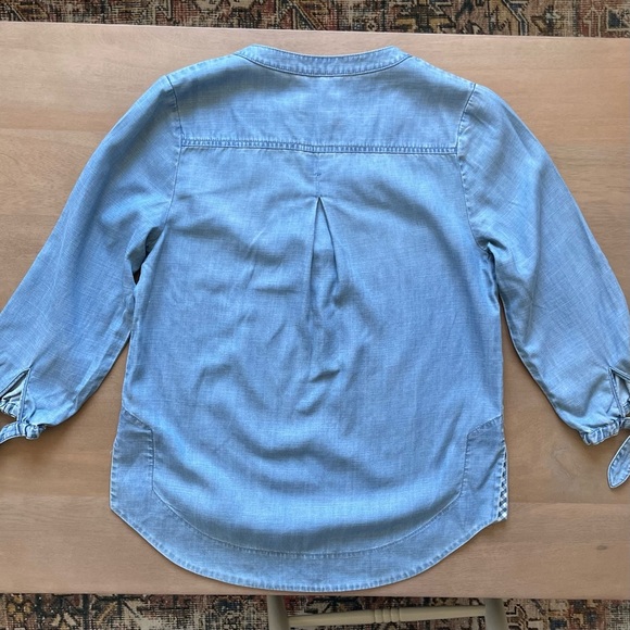 Vineyard Vines Chambray Blouse with Tie Sleeves and Checkered Trim - Picture 4 of 6